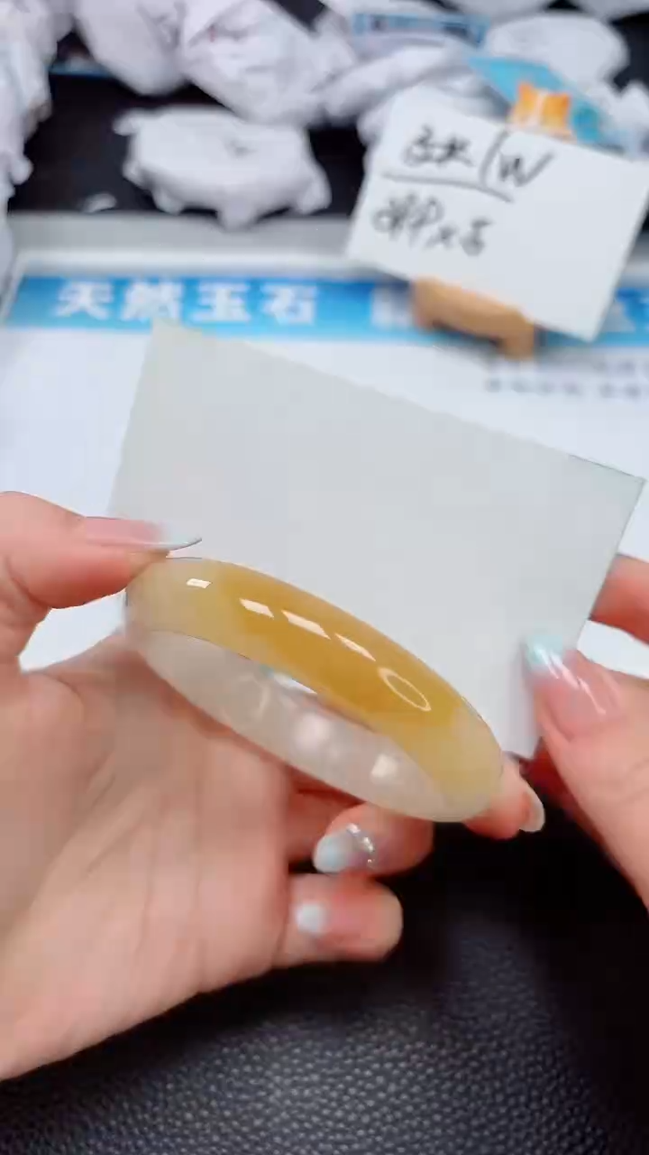 【闪购商品】石英质玉手镯未镶嵌366