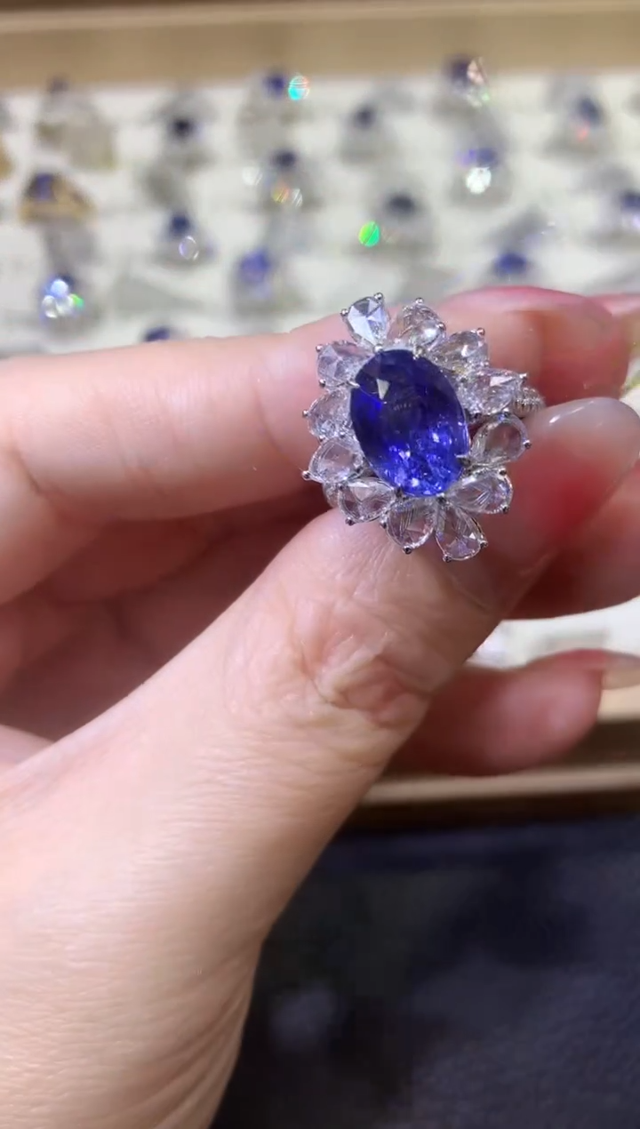 【闪购商品】彩色蓝宝石戒指18K金镶嵌W33 