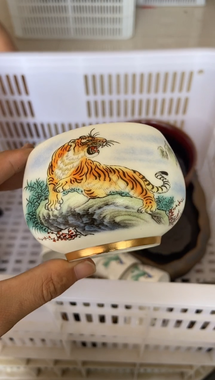 杯无运费险有瑕疵的摄影的产品有使用过的痕迹有点脏介意勿拍
