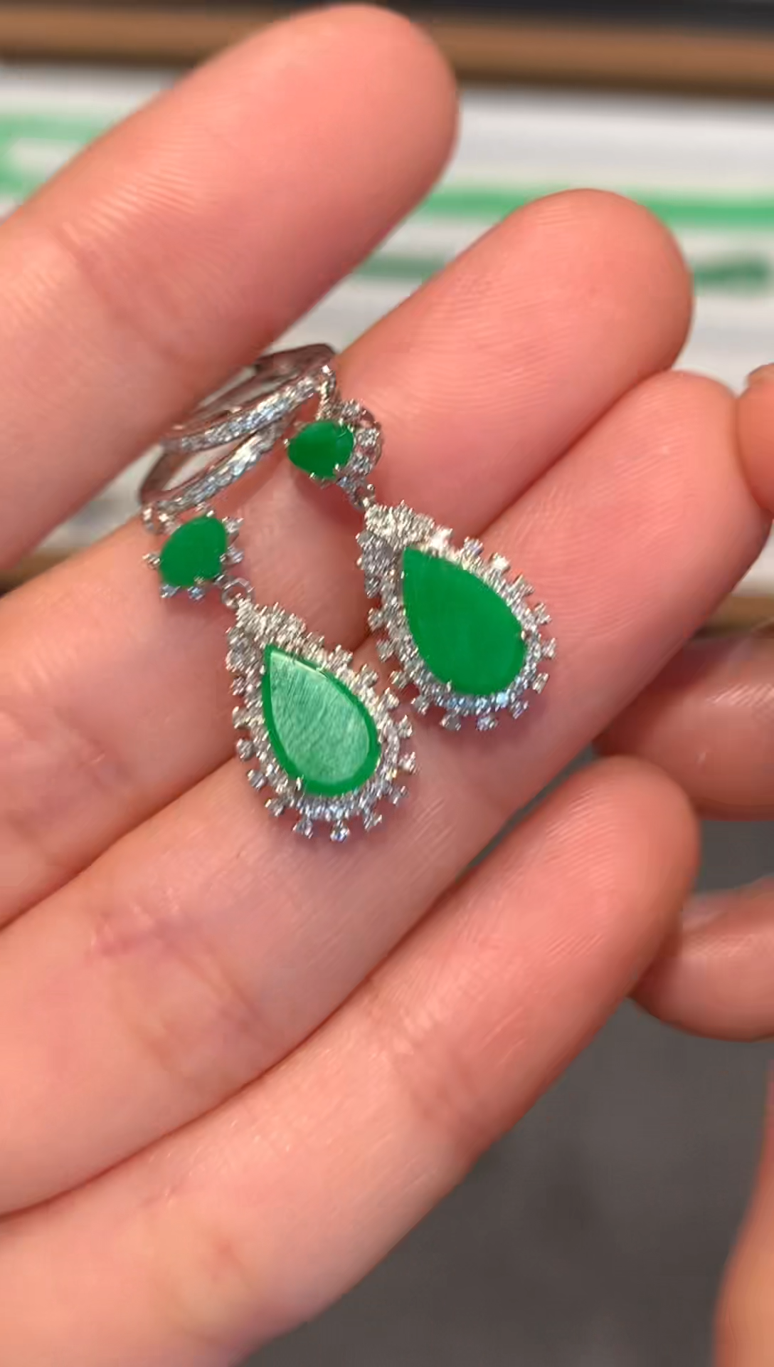 【闪购商品】翡翠耳饰18K金镶嵌8800