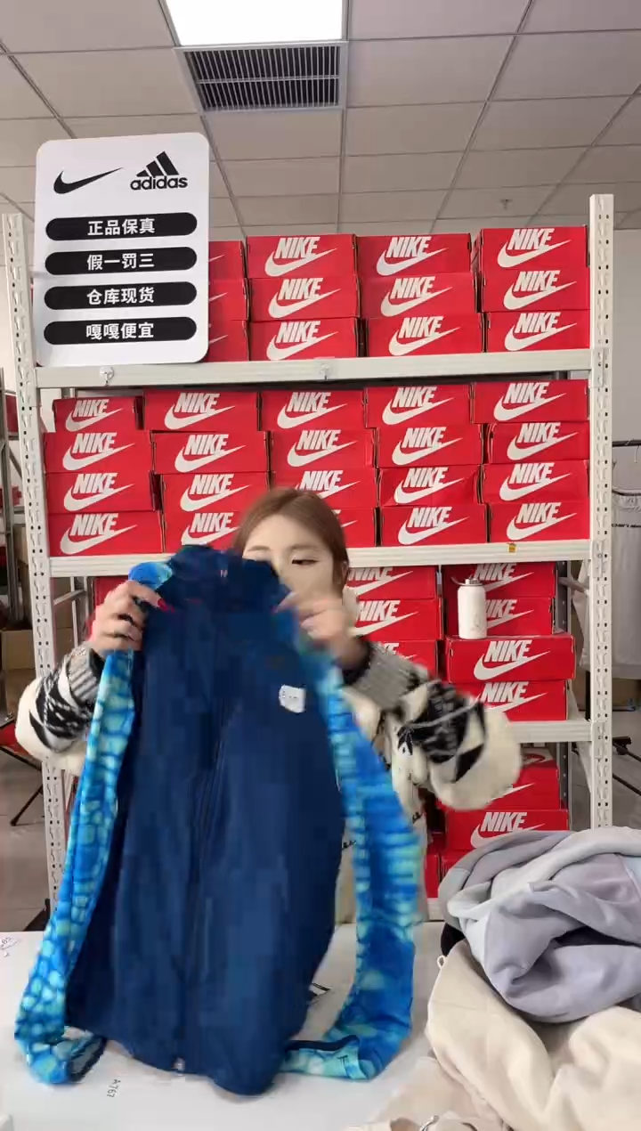 编码 199闪购尺码 s  adidas/阿迪达斯卫衣卫裤以直播间过款为主