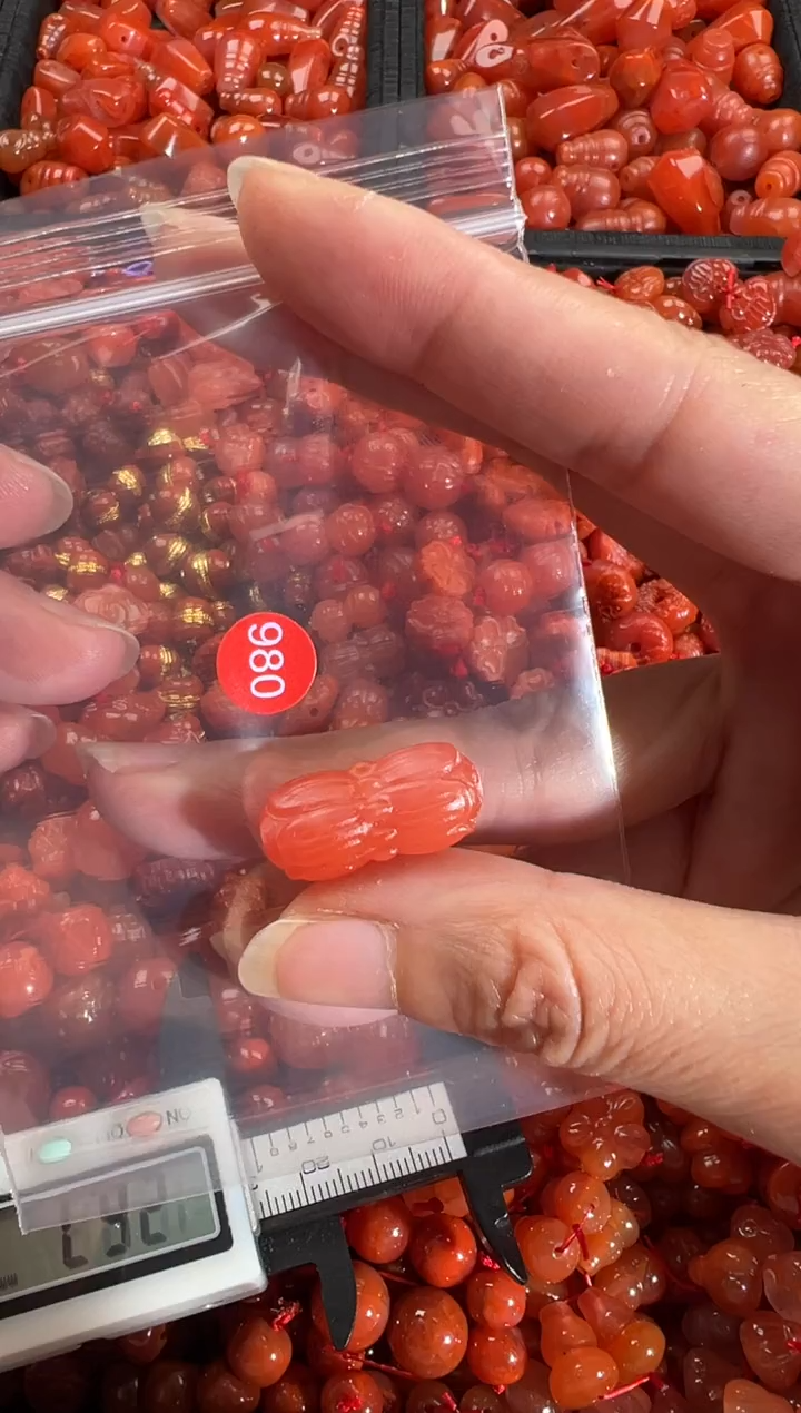 【闪购商品】南红玛瑙颈饰未镶嵌1