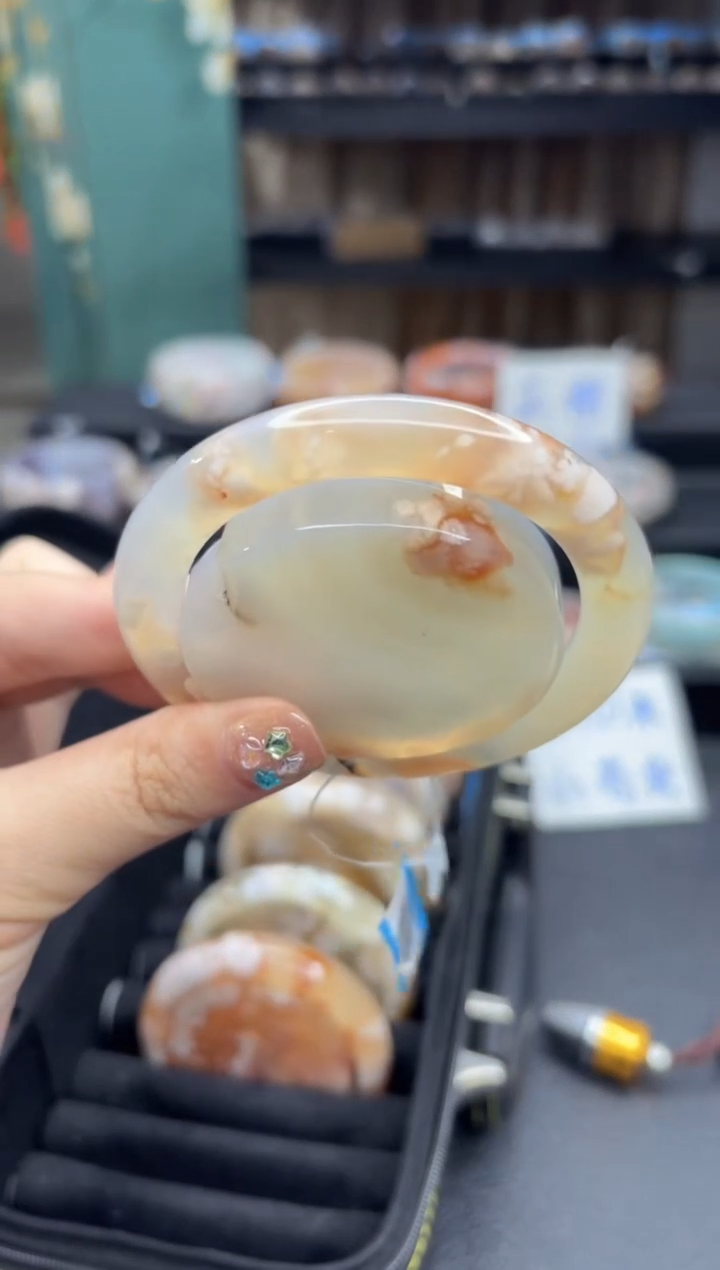 【闪购商品】石英质玉手镯未镶嵌727（56圈赠送镯心）