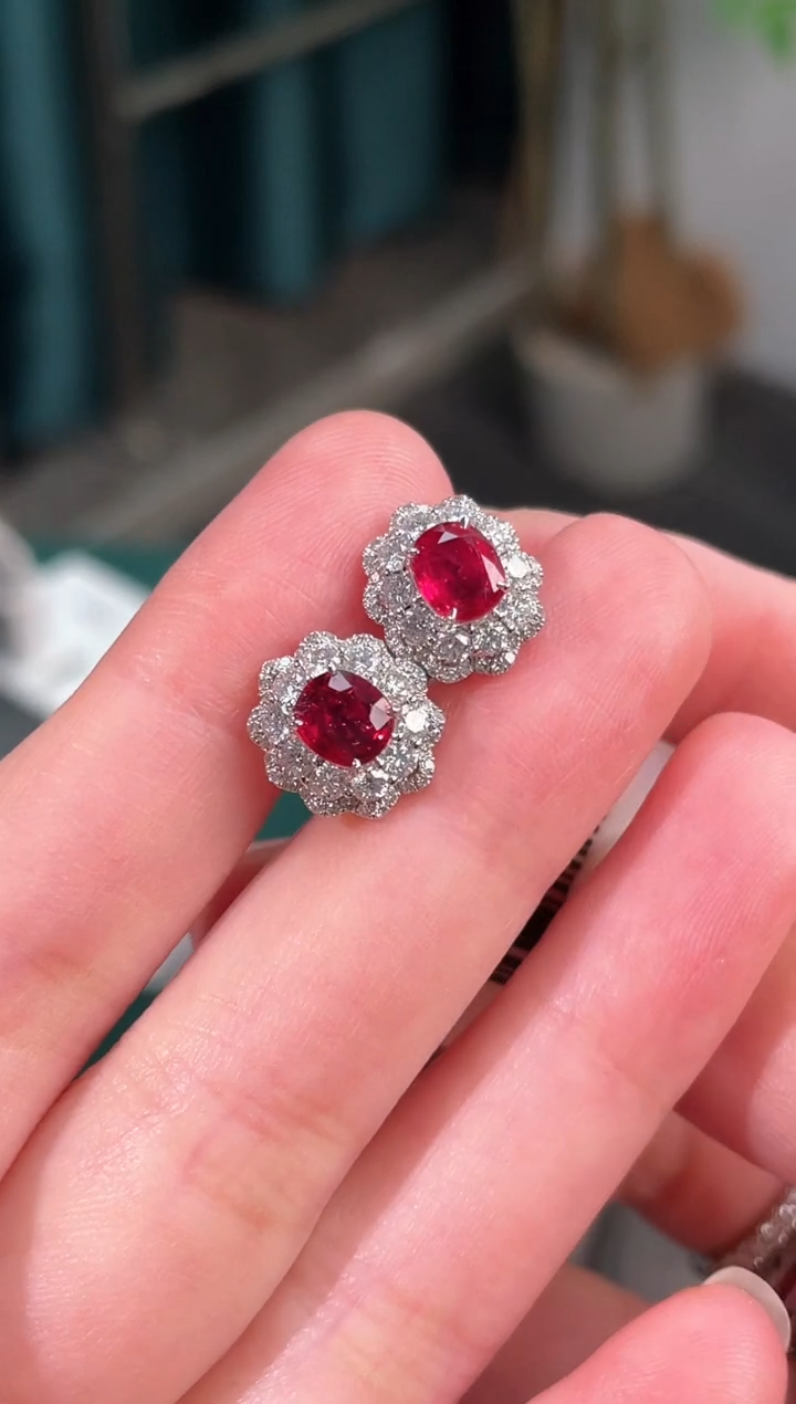 【闪购商品】红宝石耳饰18K金镶嵌1.54ct