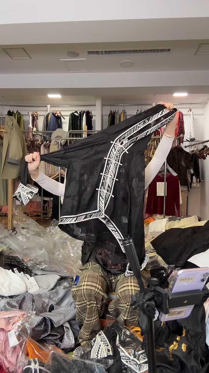 M    防晒        110斤