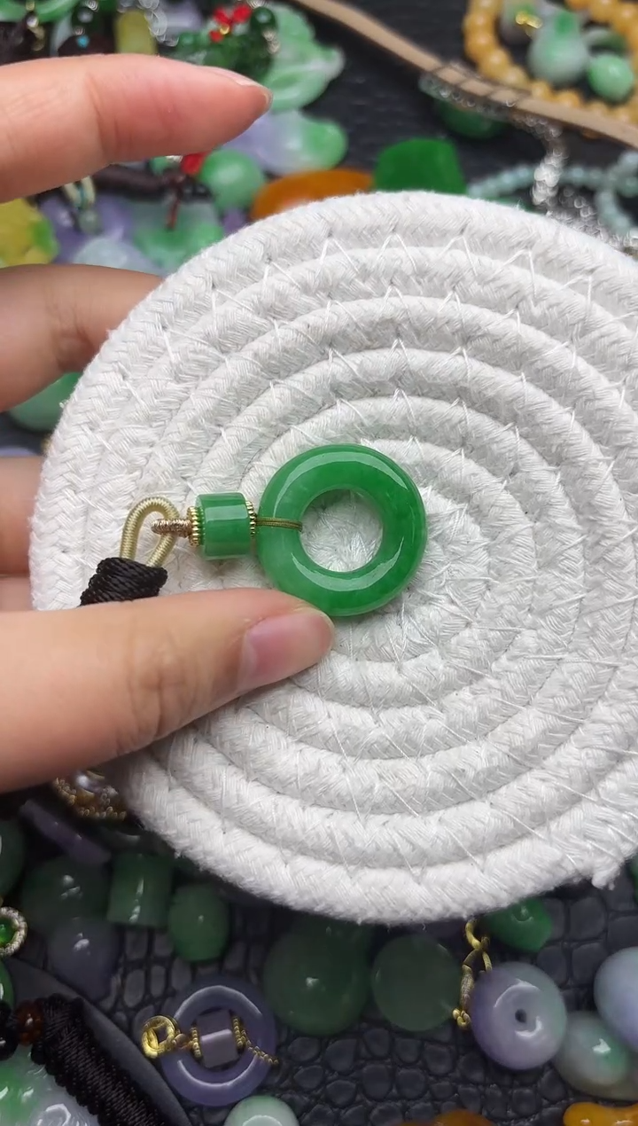 颈饰未镶嵌翡翠缅甸翡翠吊坠