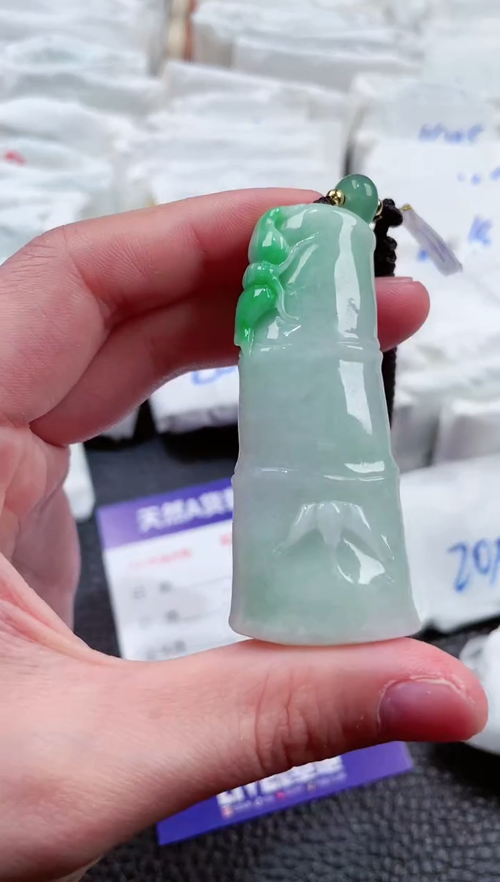 【闪购商品】翡翠颈饰未镶嵌00008589