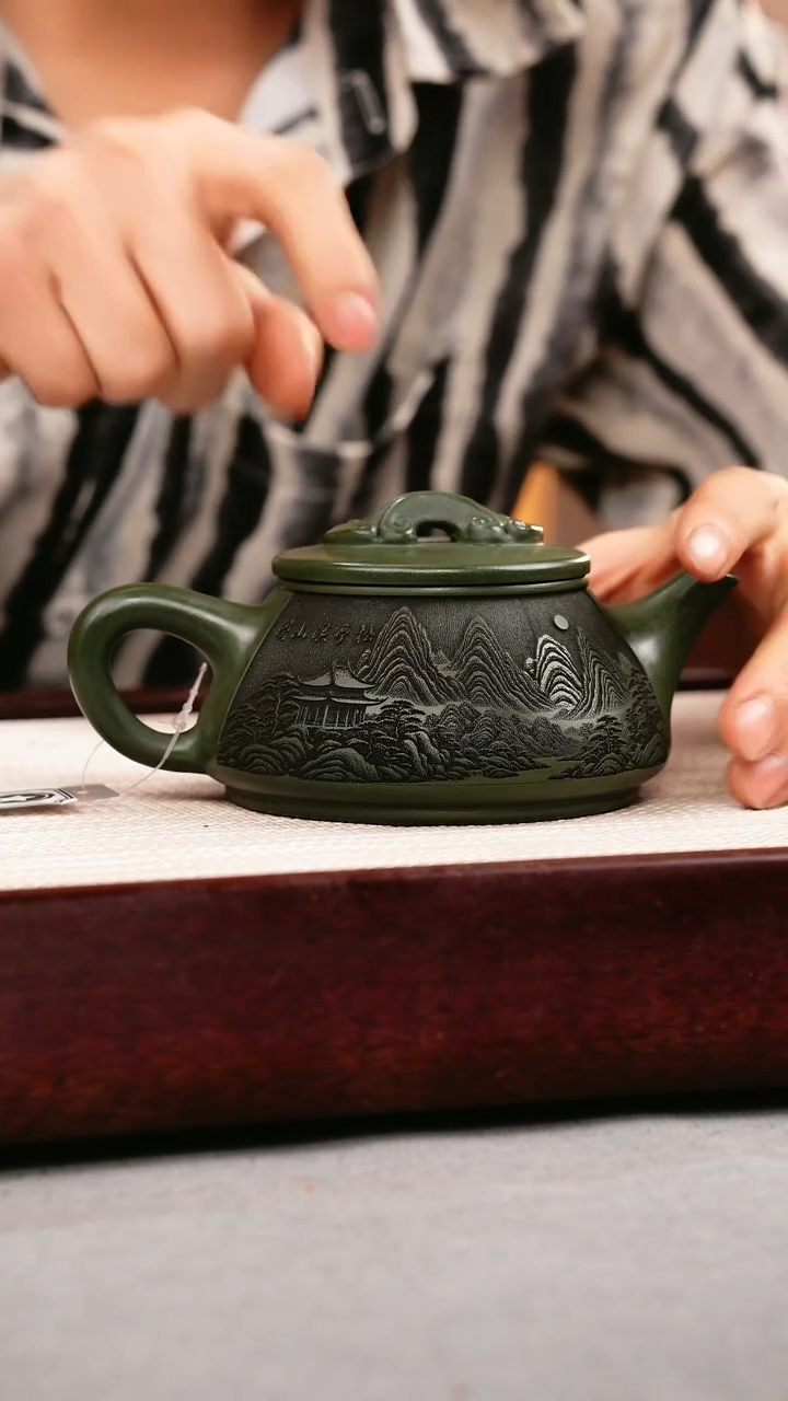 茶壶紫砂绿泥 剑流石瓢 刻绘