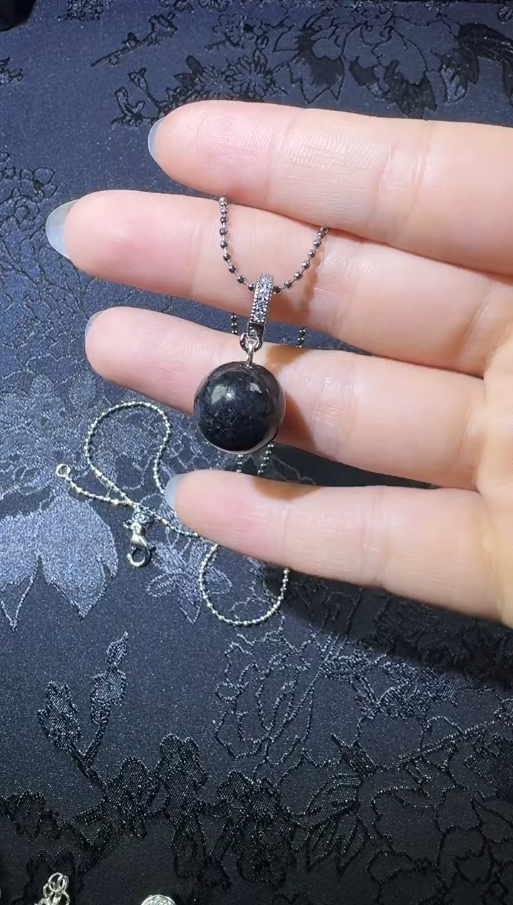 【闪购商品】翡翠项链未镶嵌乌鸡吊坠