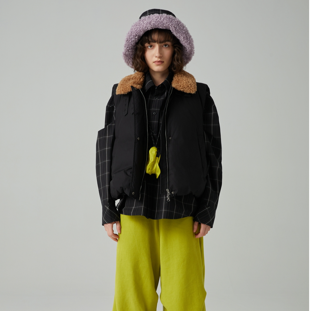 河岸家买手店DONGDONGZHOU简约短款拼色毛领鹅绒马夹女25秋冬新款