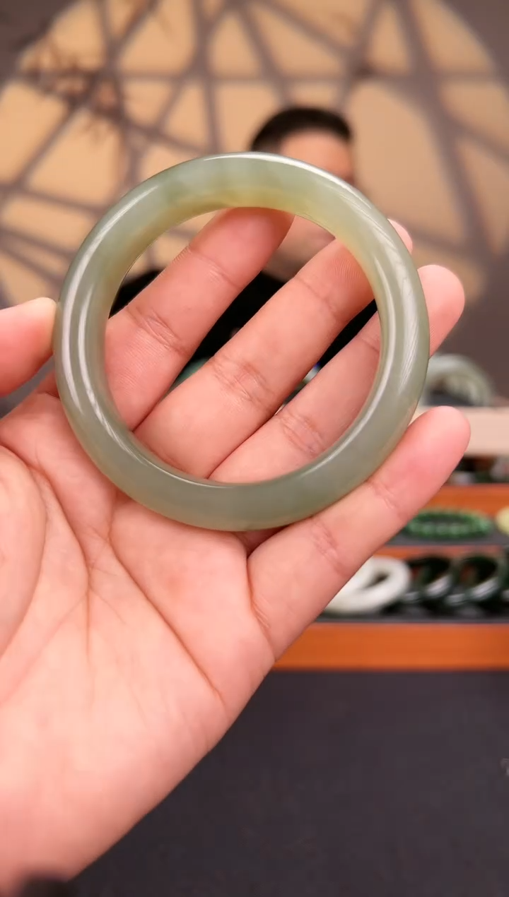 【闪购商品】和田玉手镯未镶嵌和田玉手镯