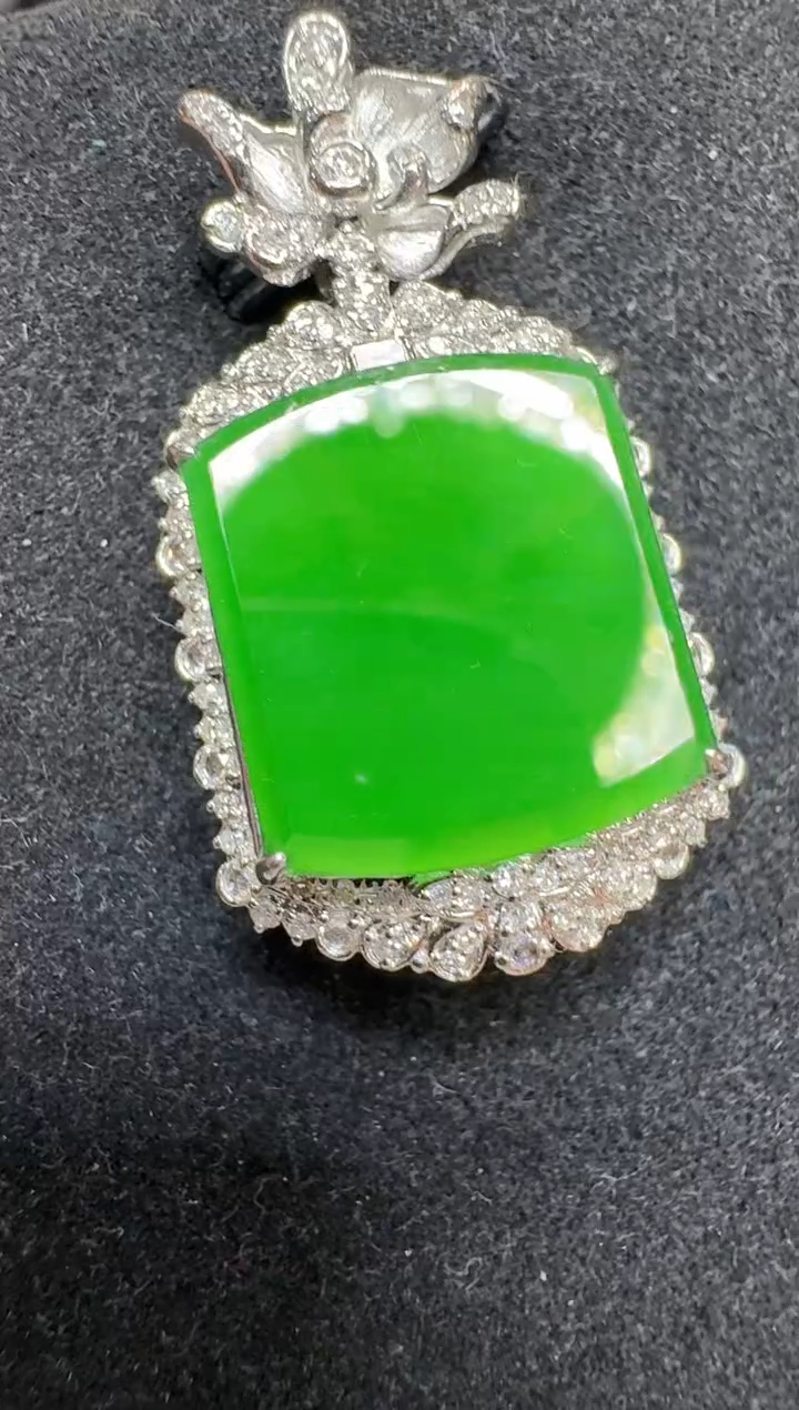 翡翠18K金镶嵌吊坠(不含链)多样性团购发一件