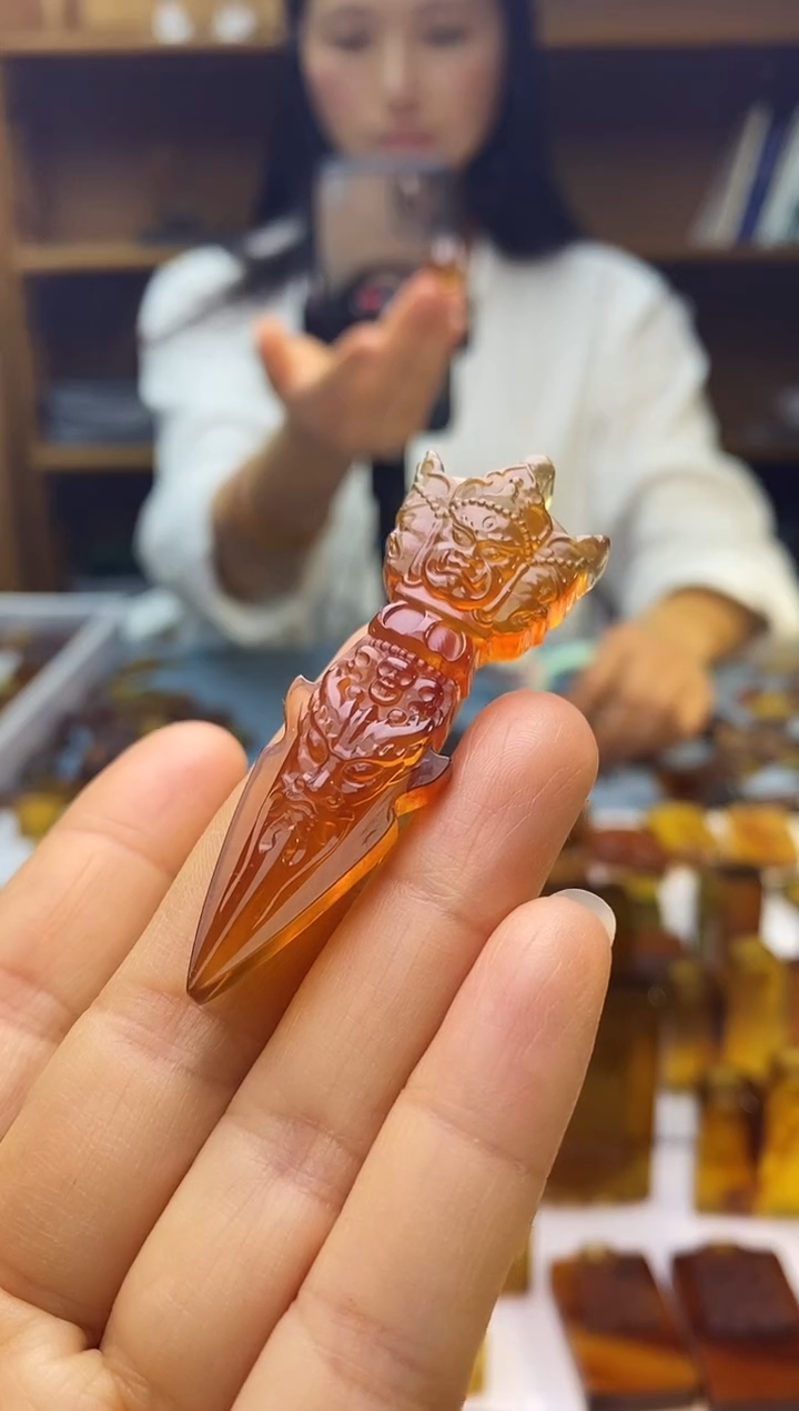 琥珀颈饰未镶嵌SN87-82（金刚杵）