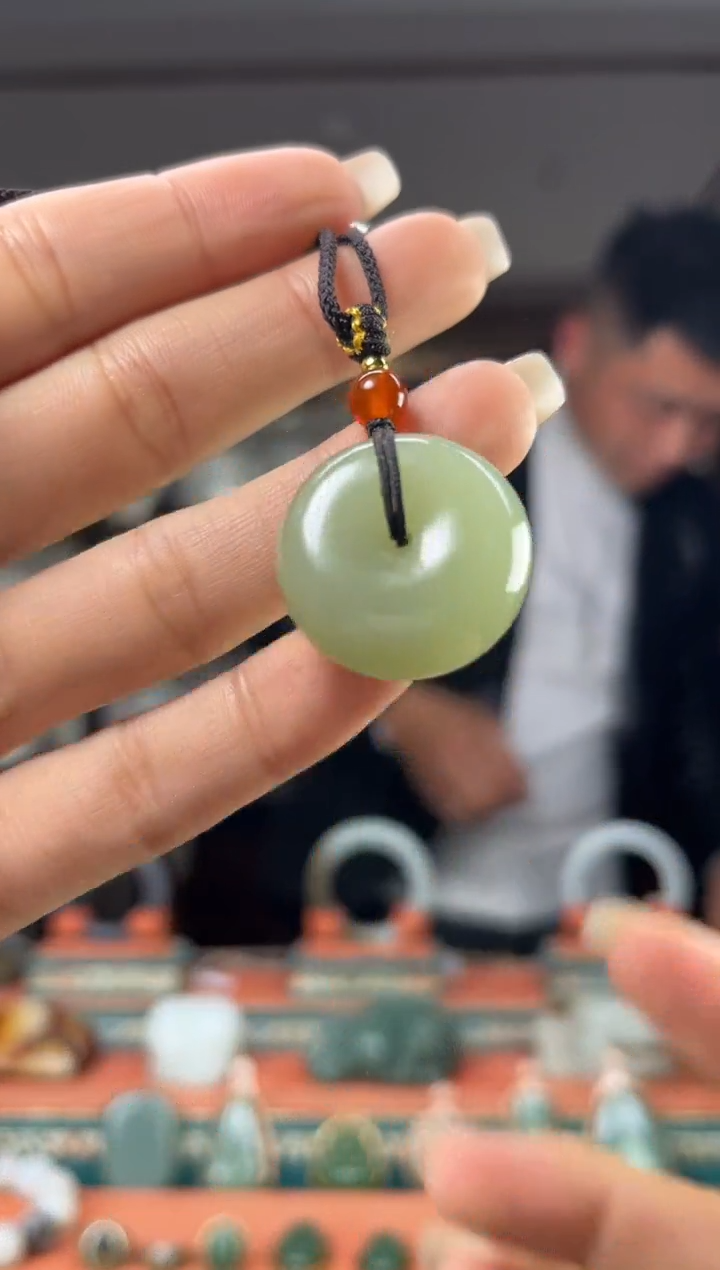 颈饰未镶嵌和田玉佩佩25mm左右