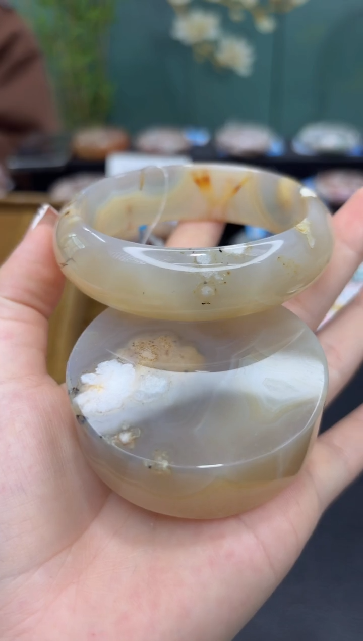 石英质玉未镶嵌手镯A188(62圈赠送镯心)