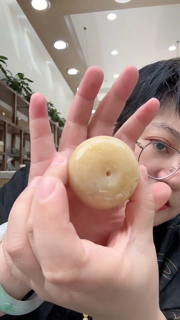 未镶嵌颈饰琥珀平安扣