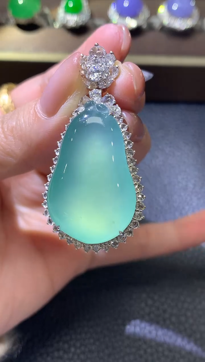 【闪购商品】翡翠吊坠(不含链)18K金镶嵌D78翡翠