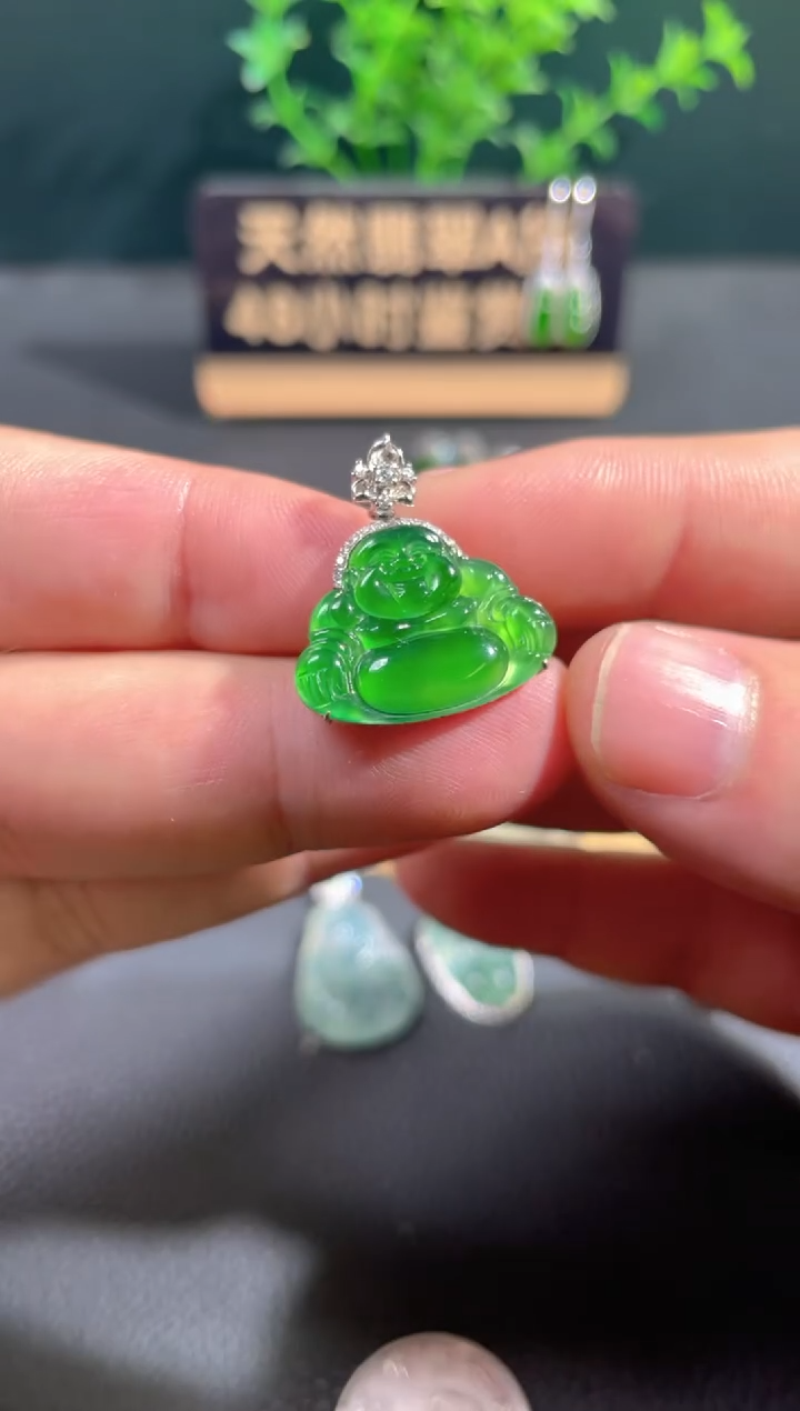 【闪购商品】翡翠颈饰18K金镶嵌翡翠