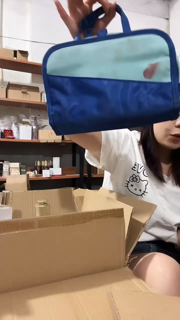 蚕丝B14小露珠化妆包包容量超级大