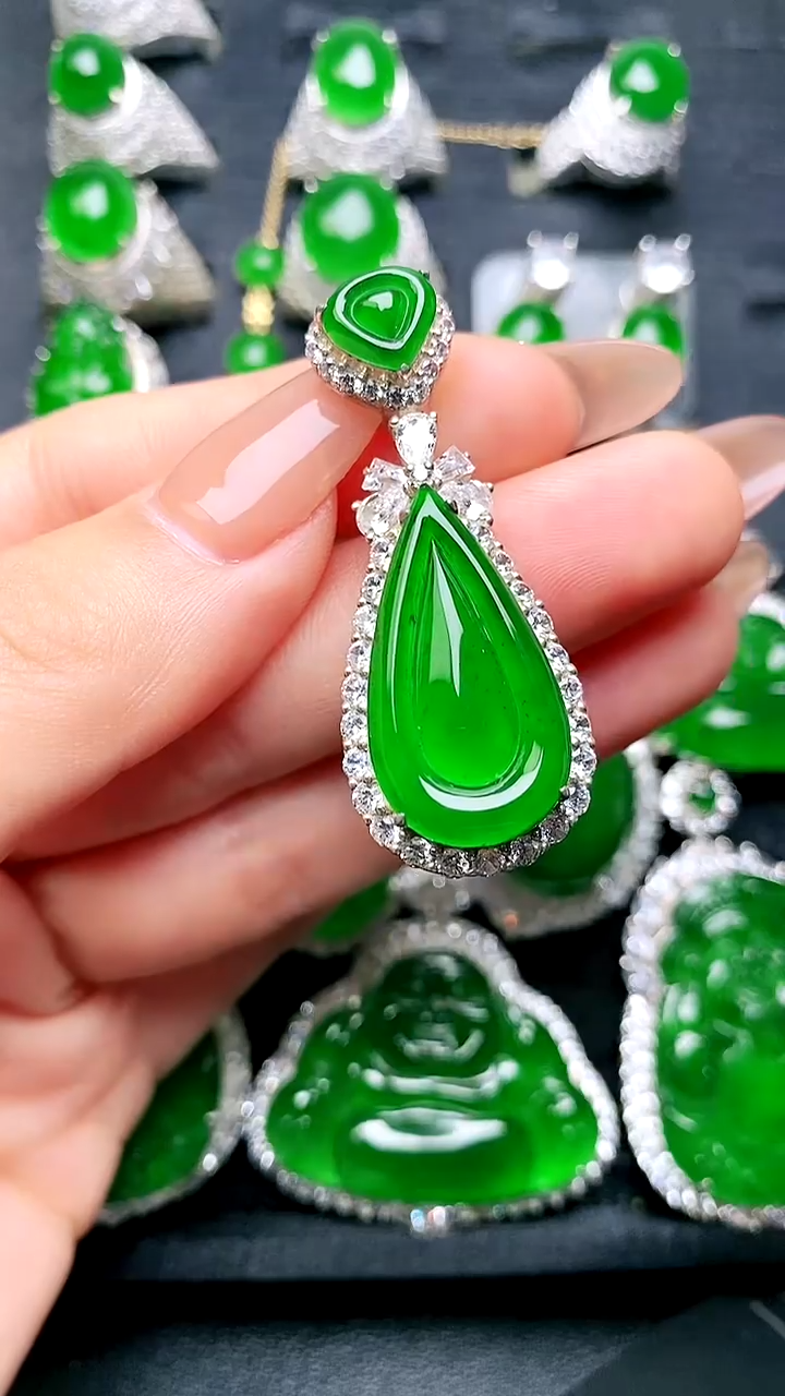 【闪购商品】翡翠吊坠(赠链)银S925镶嵌福贝吊坠