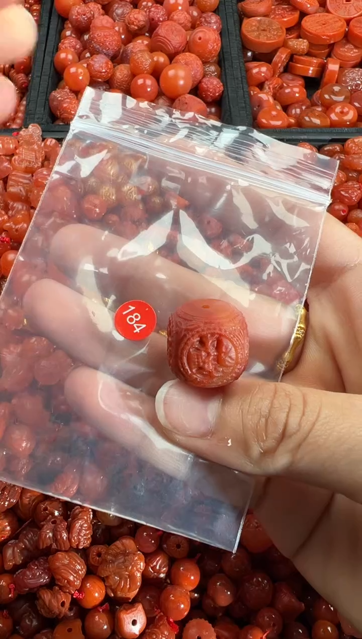 【闪购商品】南红玛瑙颈饰未镶嵌1