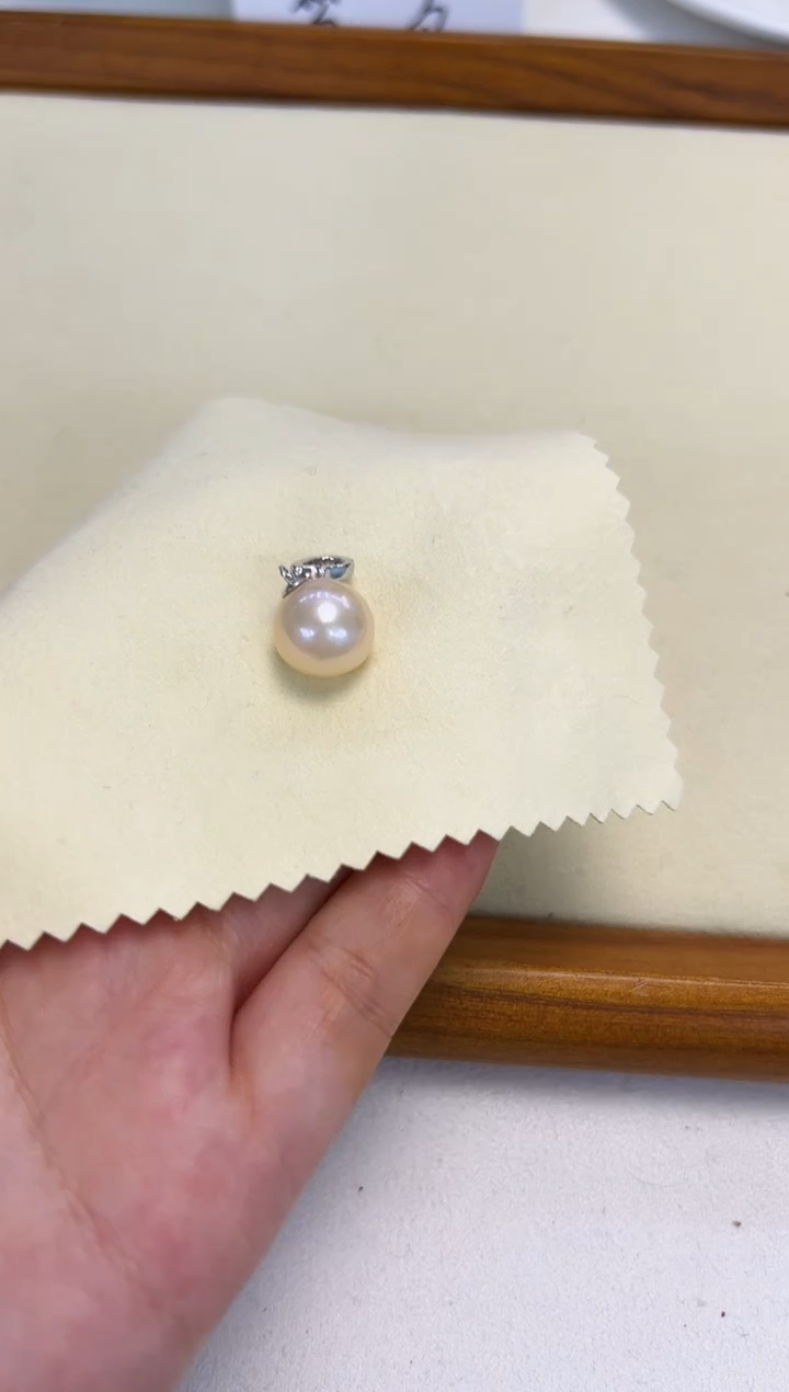 吊坠(不含链)银S925镶嵌淡水珍珠一****排12MM左右