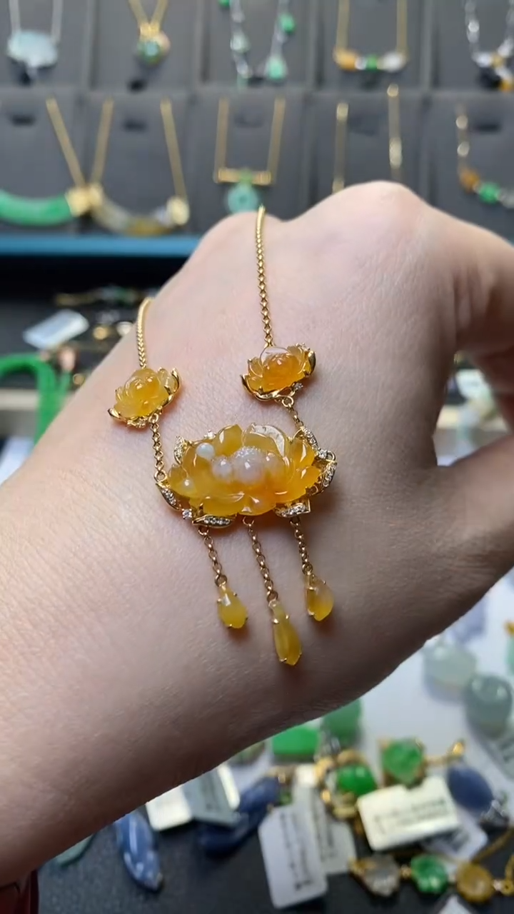 颈饰18K金镶嵌翡翠39901