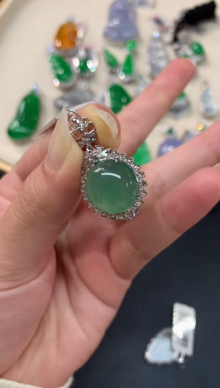 【闪购商品】翡翠吊坠(不含链)18K金镶嵌A475|19800