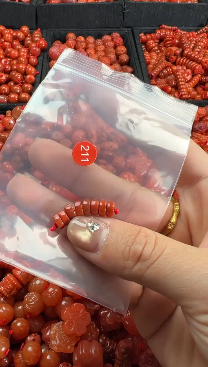 【闪购商品】南红玛瑙未镶嵌颈饰1