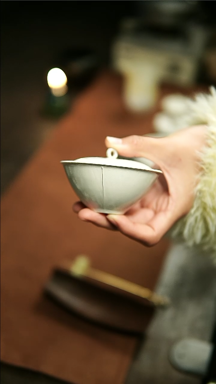 【闪购商品】一延茎纹陶泥盖碗