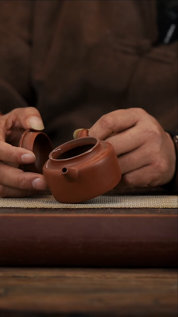 茶壶紫砂朱泥德钟微瑕150的容量