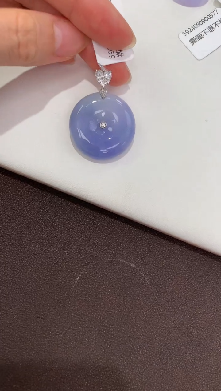 翡翠18K金镶嵌颈饰天然缅甸a货翡翠