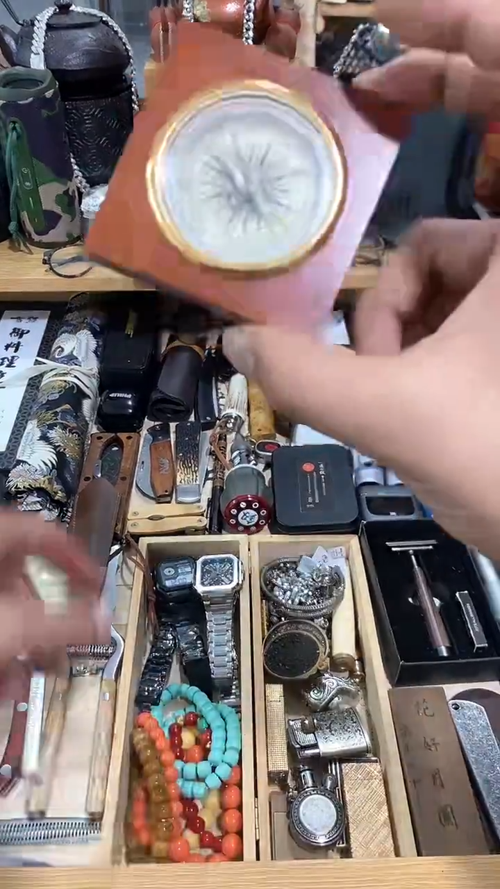瓷片闪购商品  如图所示