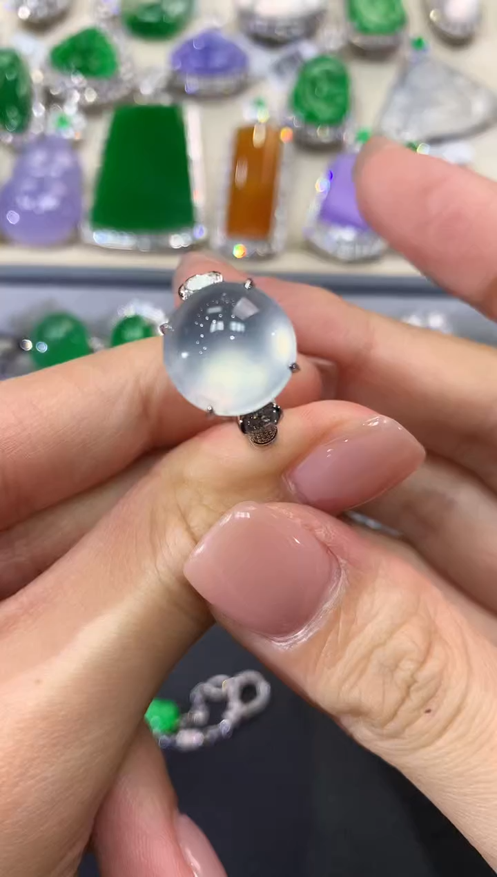 【闪购商品】翡翠戒指18K金镶嵌w41         