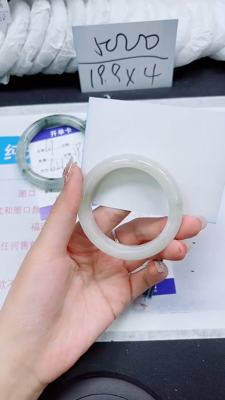 【闪购商品】石英质玉手镯未镶嵌S62-52/53