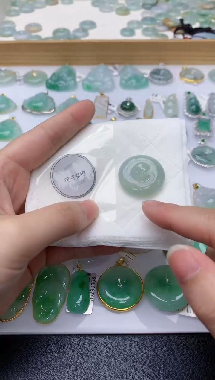 颈饰未镶嵌翡翠天然A货