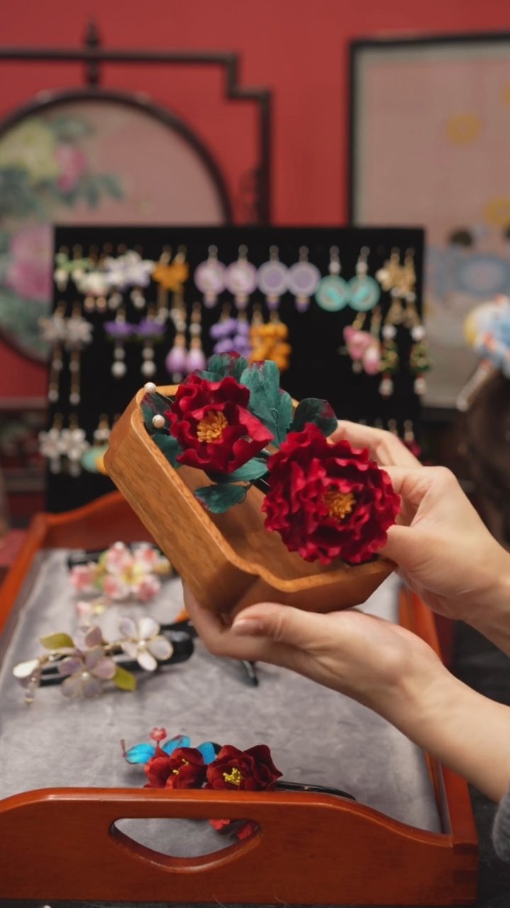 刺绣叽****@非遗绒花苏绣饰品