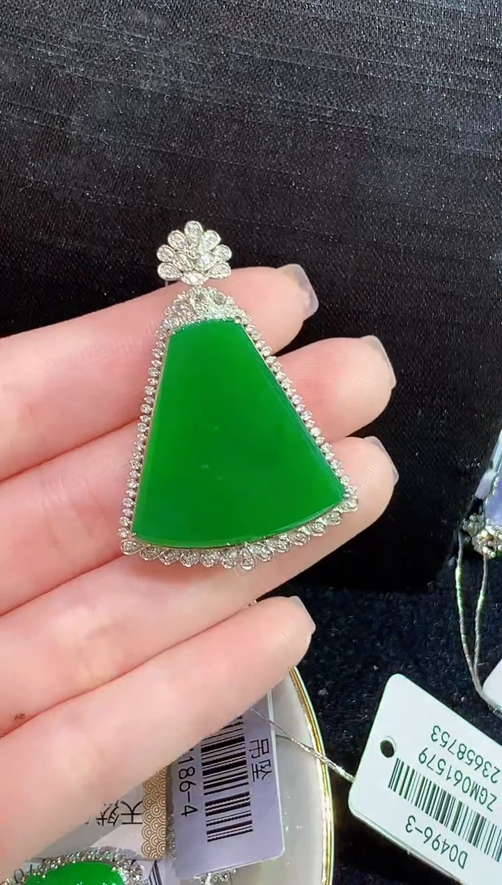 吊坠(不含链)18K金镶嵌翡翠CY多样性发其一