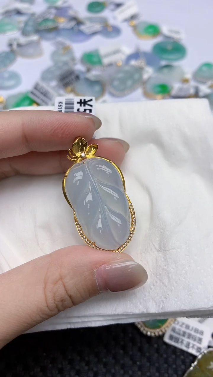 【闪购商品】翡翠颈饰18K金镶嵌天然翡翠A货