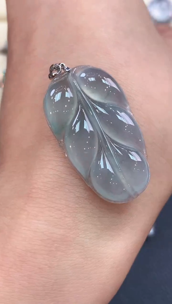 【闪购商品】翡翠吊坠(不含链)18K金镶嵌 B1多样性一件发货