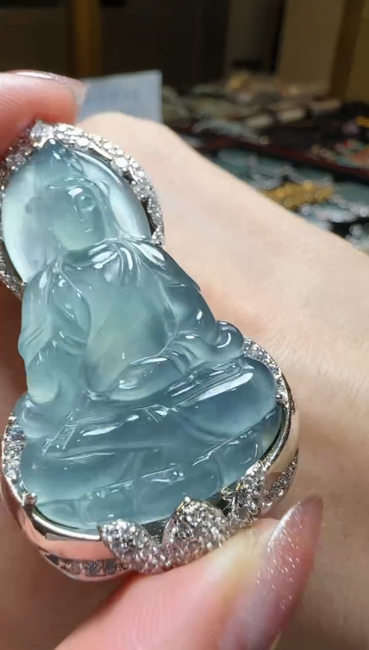 【闪购商品】翡翠吊坠(不含链)未镶嵌翡翠