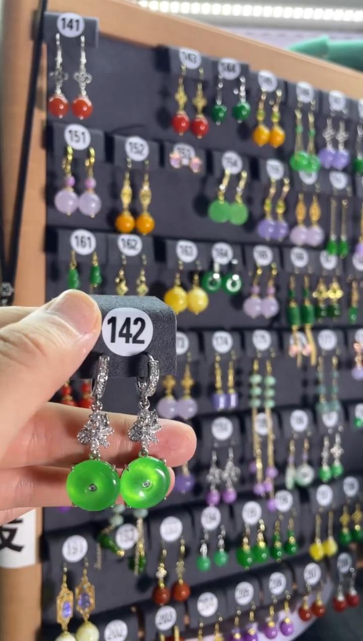 【闪购商品】翡翠耳饰银S925镶嵌142....