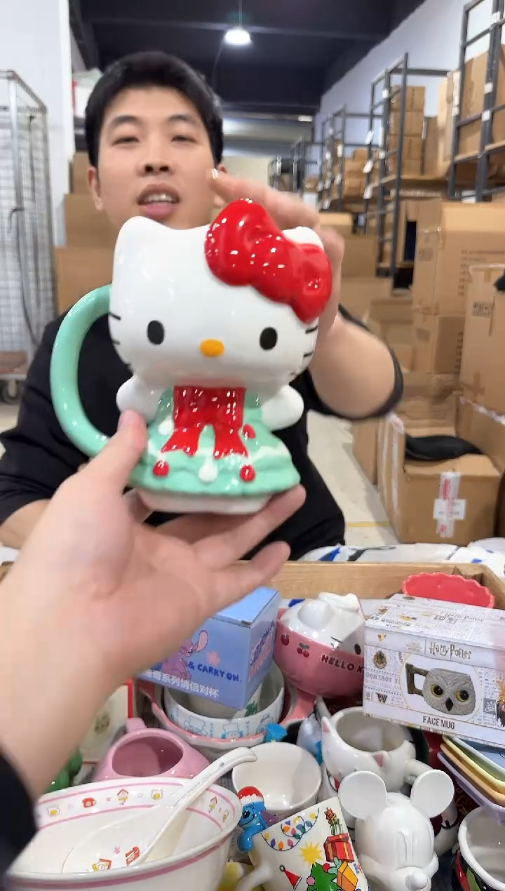 瓷片绿色裙子kt全身杯