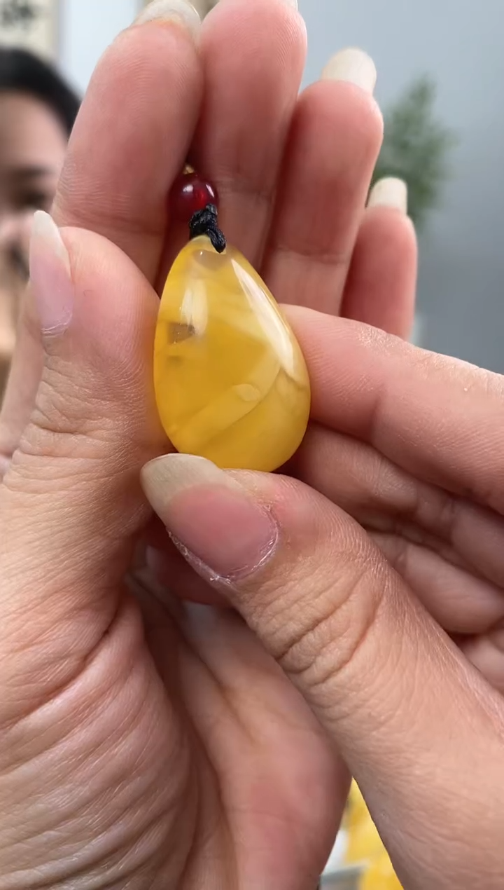 【闪购商品】蜜蜡裸石未镶嵌天然琥珀蜜蜡水滴