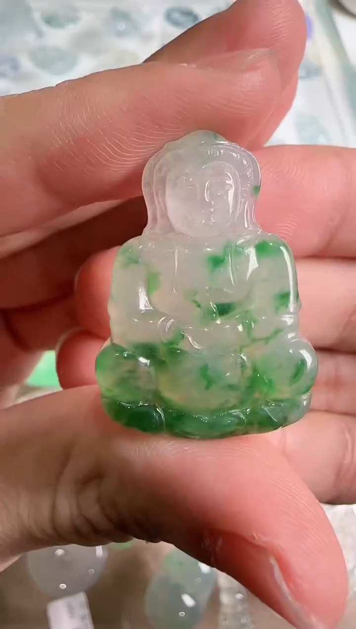 【闪购商品】翡翠吊坠(不含链)未镶嵌··