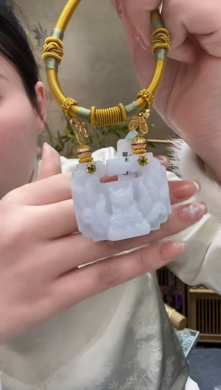 【闪购商品】翡翠颈饰未镶嵌吊坠