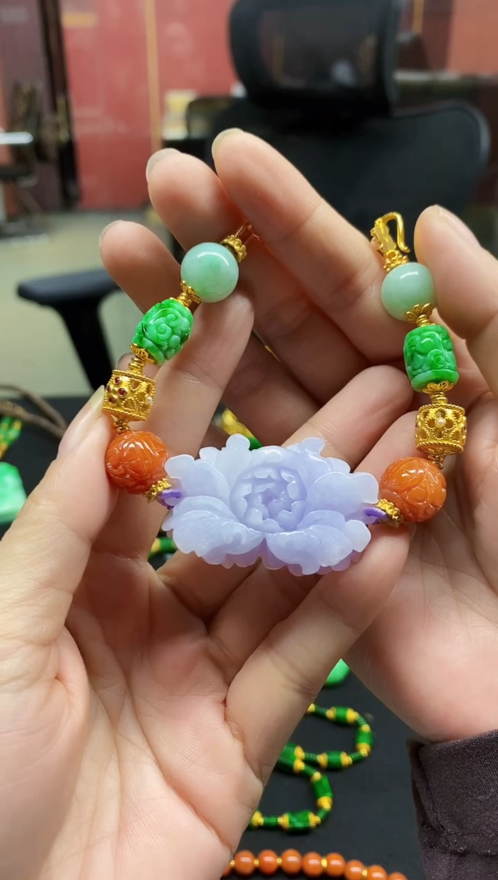 颈饰未镶嵌翡翠手串