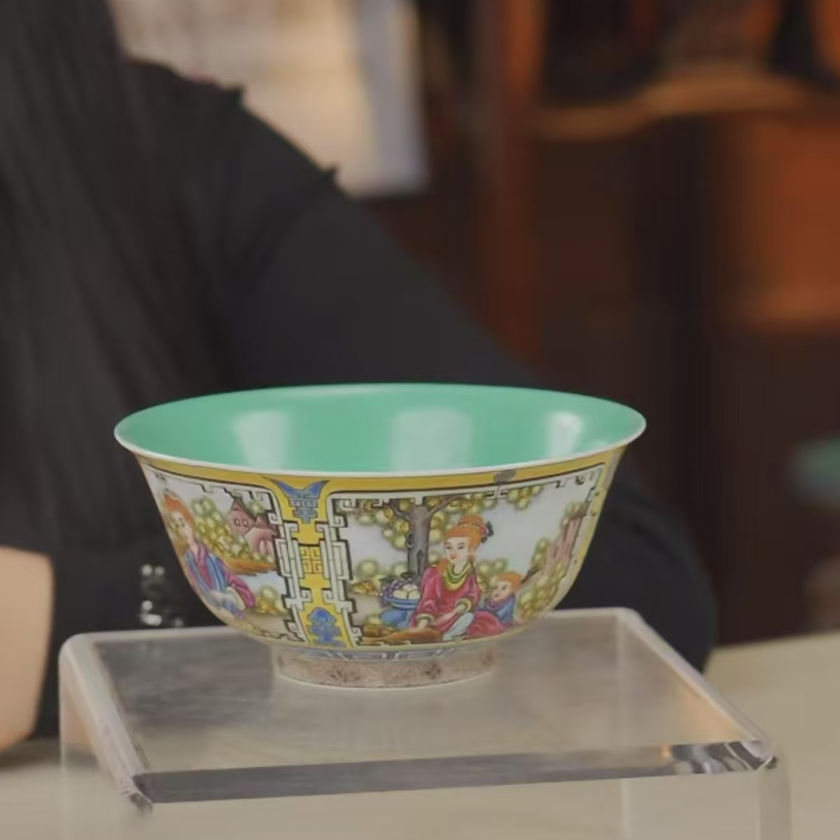 国呈拍卖古董瓷器