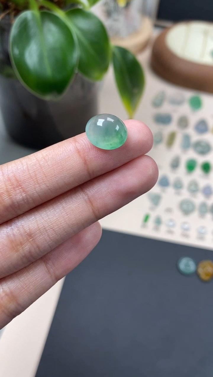 【闪购商品】翡翠颈饰未镶嵌翡翠冰绿蛋面