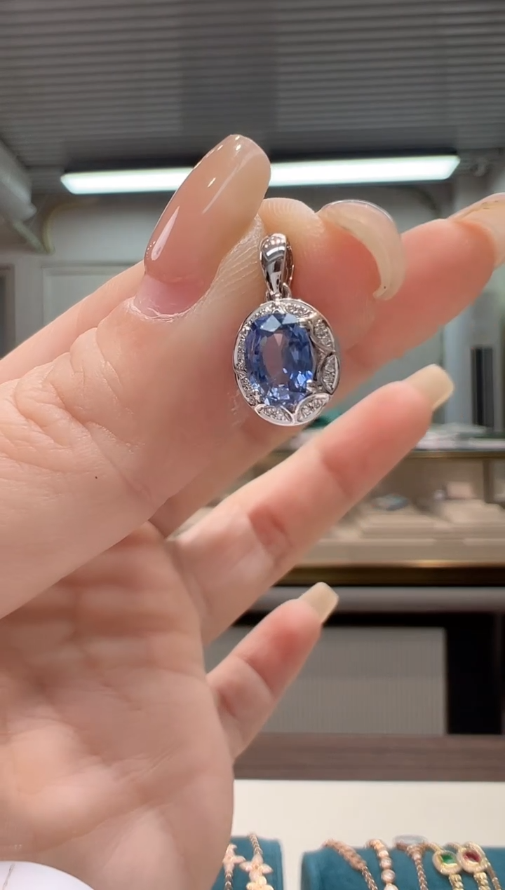 【闪购商品】蓝宝石吊坠(不含链)18K金镶嵌蓝宝石吊坠K白